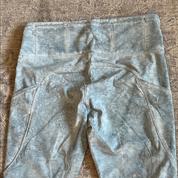 Lululemon Fast and Free HR tight,size 12, light blue dyed - Picture 7 of 9